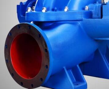 　　中開泵，一種采購單上面常見的一種泵類產(chǎn)品，或者說我們?cè)谝恍┩稑?biāo)項(xiàng)目上面也能看到它的身影。那么到底什么樣的水泵我們稱其為中開泵呢?其實(shí)中開泵的型號(hào)也就那么幾種!  　　首先，中開泵就是我們常說的單級(jí)雙吸式離心泵，即：雙吸離心泵。此類水泵只能輸送清水，不能含有雜質(zhì)，他最大的特點(diǎn)便是流量很大，因此我們又稱其為大流量離心泵。(這里的大流量是指上千方每小時(shí)的出水量)  　　中開泵的常用型號(hào)分別為：S型、SH型。  　　知道了這種水泵的特點(diǎn)那么對(duì)于它的用途想必也是一目了然了，只要是您需要流量上千方揚(yáng)程不是很高而且輸送清水，那么您就可以選擇這種水泵了，它的價(jià)格我們陽光泵業(yè)是根據(jù)實(shí)際的參數(shù)決定。如果您需要的流量不是很大，那么您也可以選擇普通的管道離心泵就可以